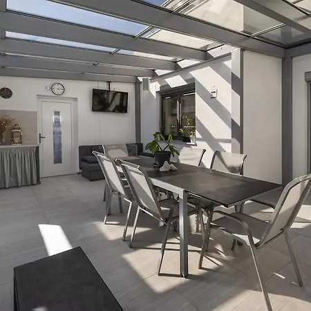 Na Golfe Hruba Borsa